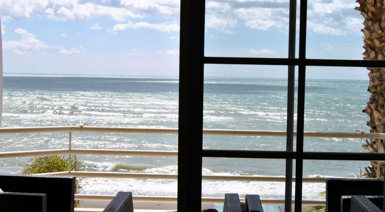 Apartamento Frente Al Mar,Primera Linea リンコン・デ・ラ・ビクトリア エクステリア 写真