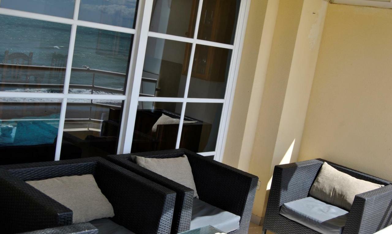 Apartamento Frente Al Mar,Primera Linea リンコン・デ・ラ・ビクトリア エクステリア 写真