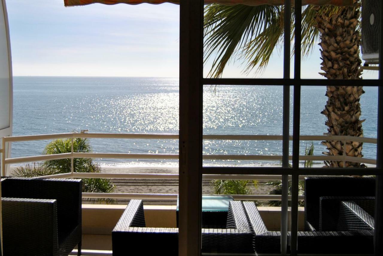 Apartamento Frente Al Mar,Primera Linea リンコン・デ・ラ・ビクトリア エクステリア 写真